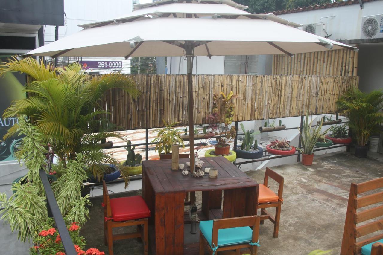 Eden'S Garden Hostel Panama Stadt Exterior foto